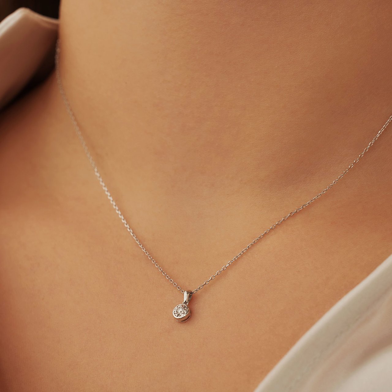 Isabel Bernard De la Paix Inaya - Ketting - Witgoud Zilver