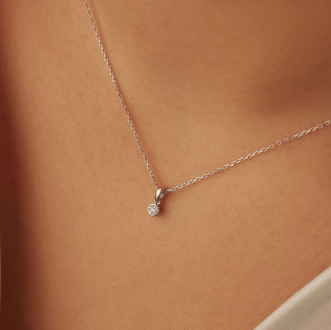 Isabel Bernard De la Paix Inaya - Ketting - Witgoud Zilver