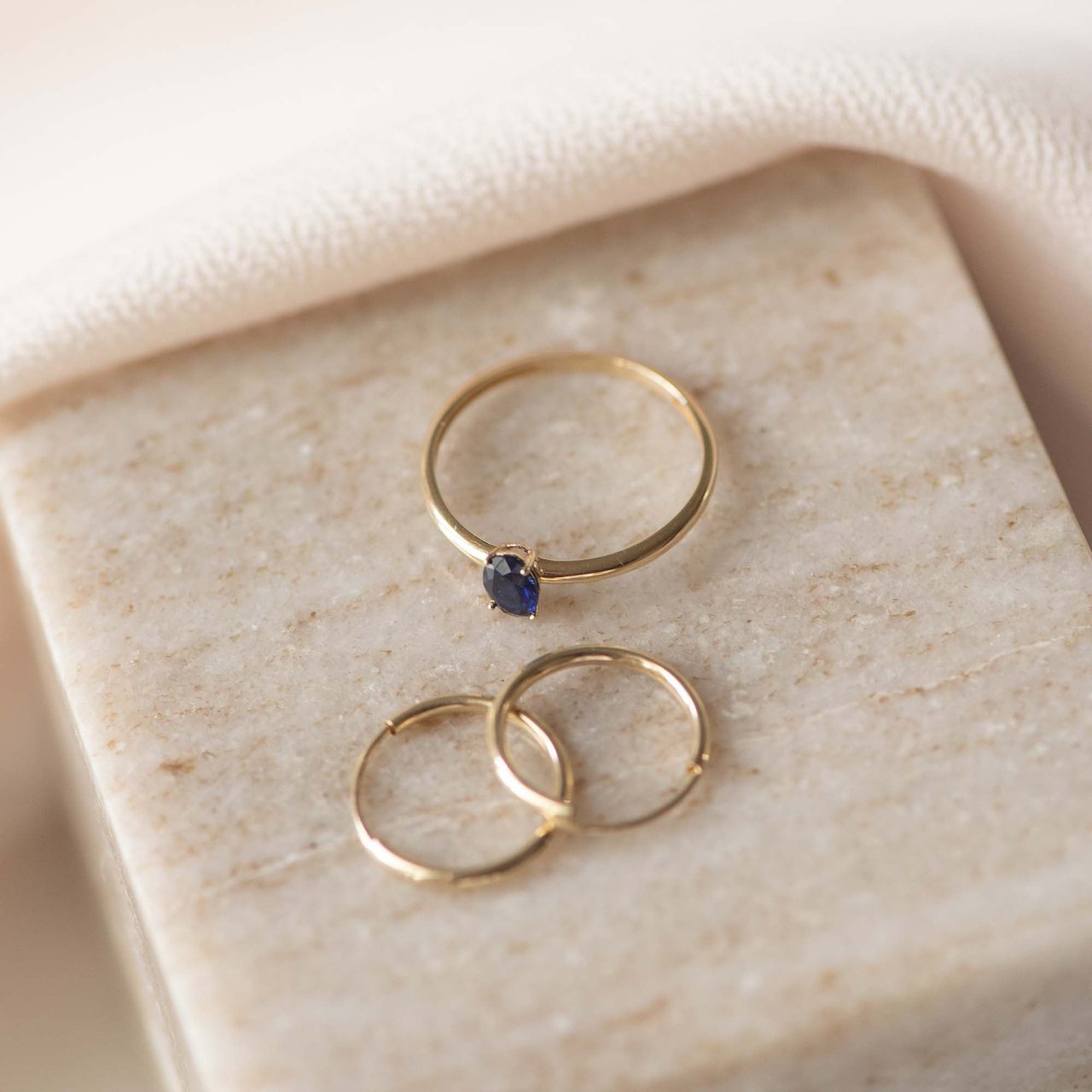 Isabel Bernard Baguette Nila - Ring - BlauwGoud Blauw
