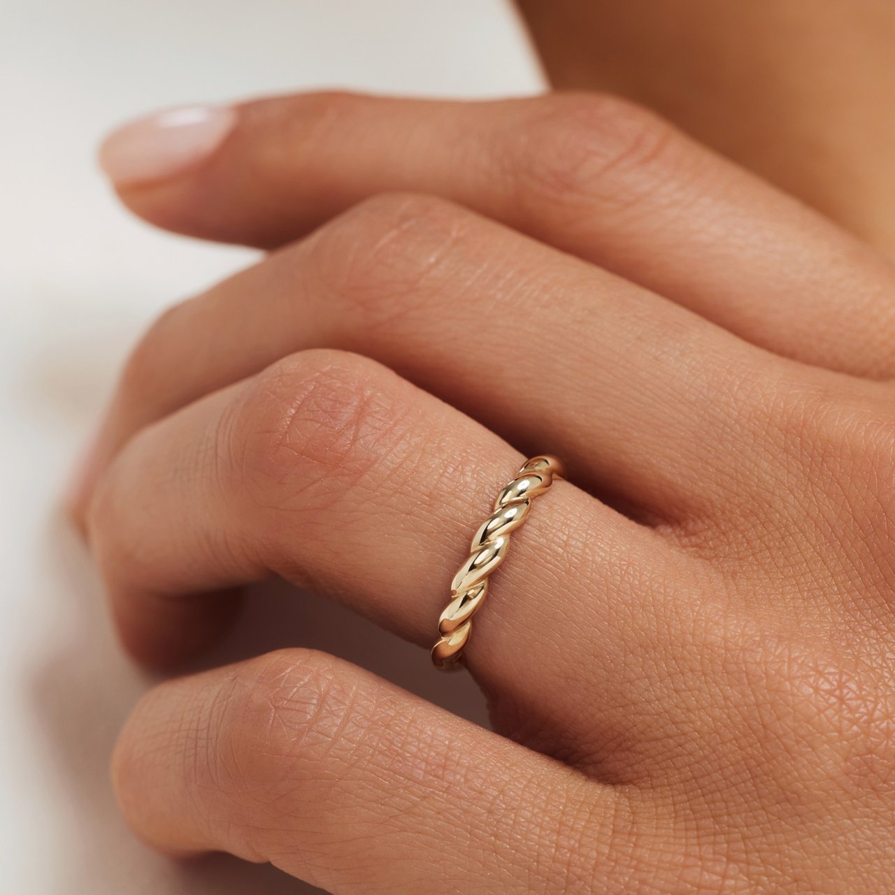 Isabel Bernard Rivoli Laurance Ring met Zirkonia Goud