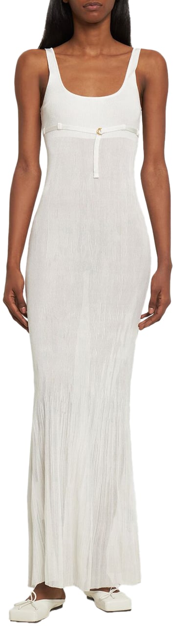 Jacquemus Long white dress with elegant neckline Wit