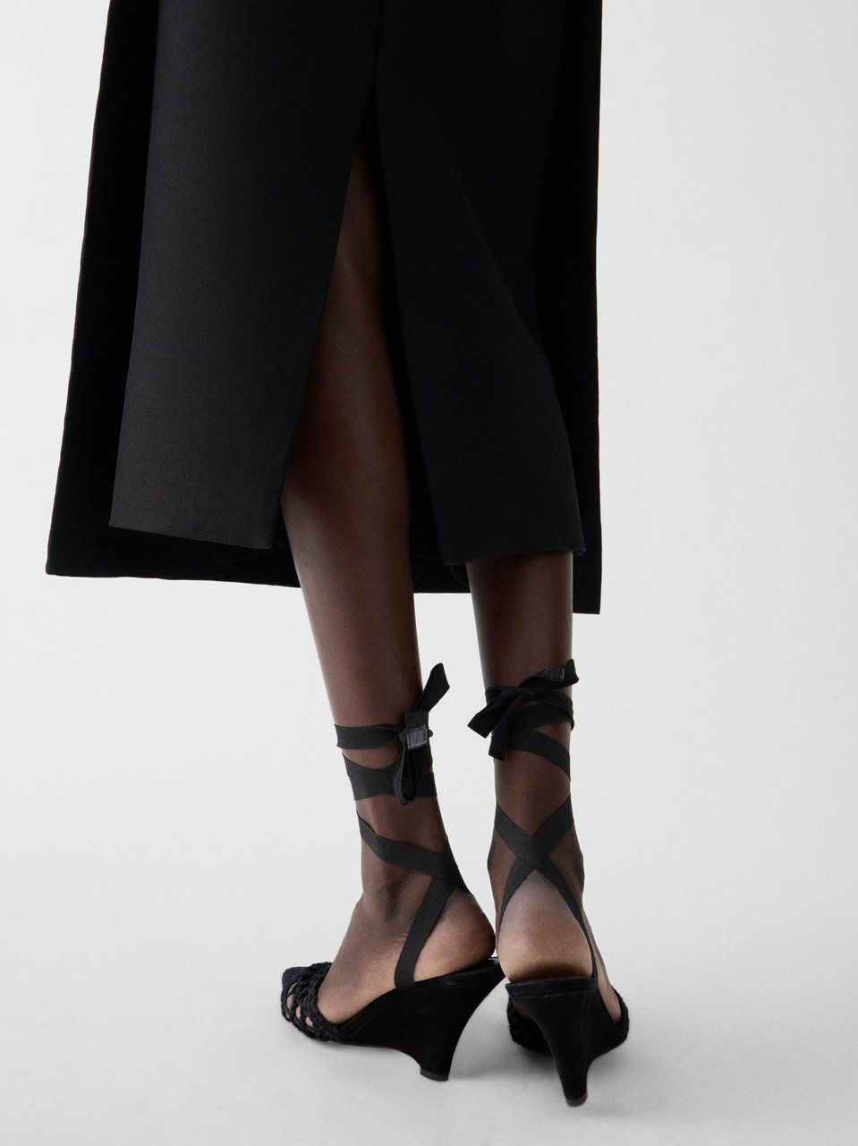 Jacquemus Black Fitted Pleated Apron Midi Dress Zwart