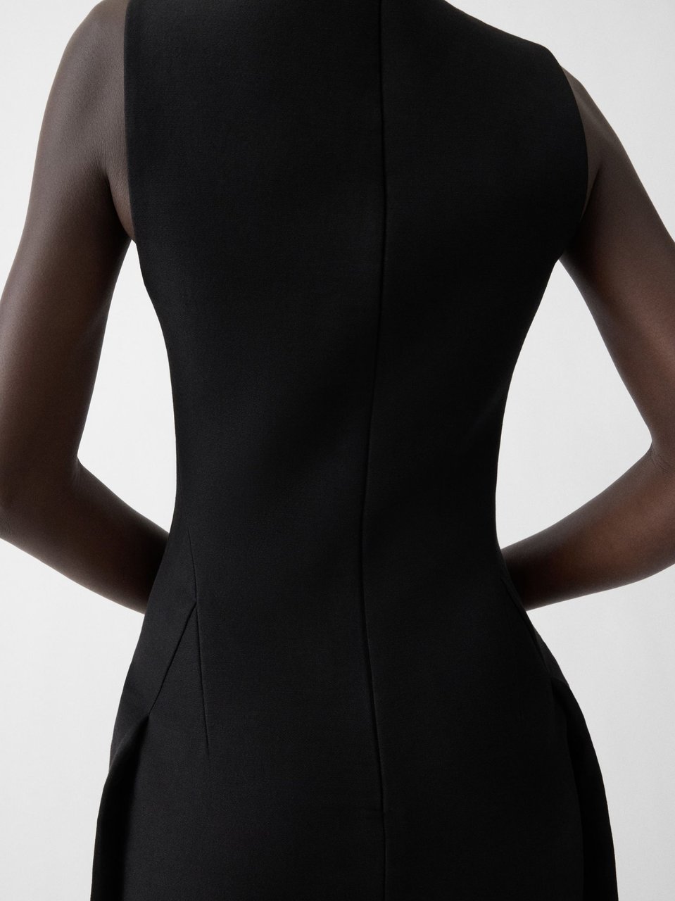 Jacquemus Black Fitted Pleated Apron Midi Dress Zwart