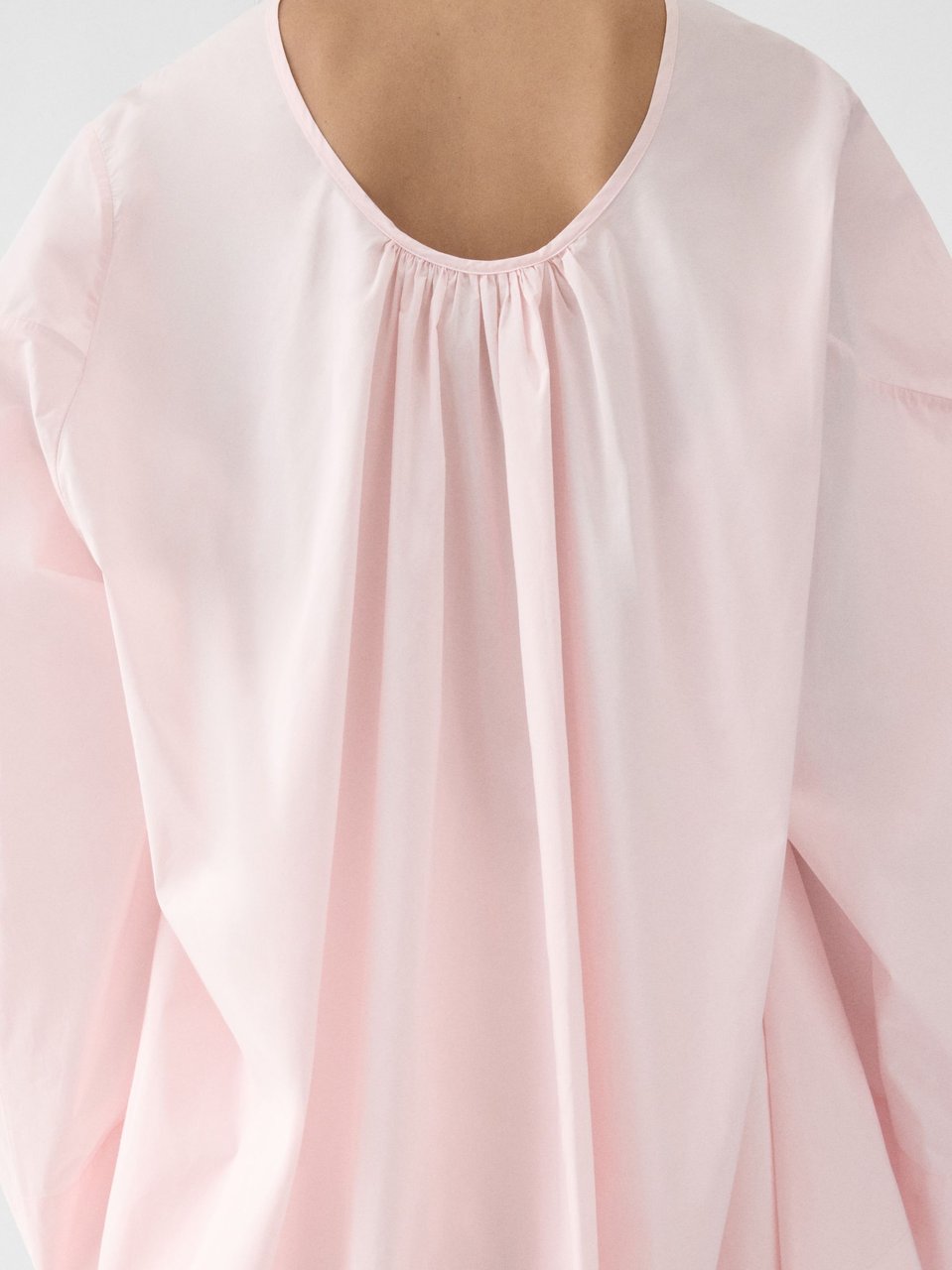 Jacquemus Paysan Dress with Flared Hem and Curved Sleeves Neutraal