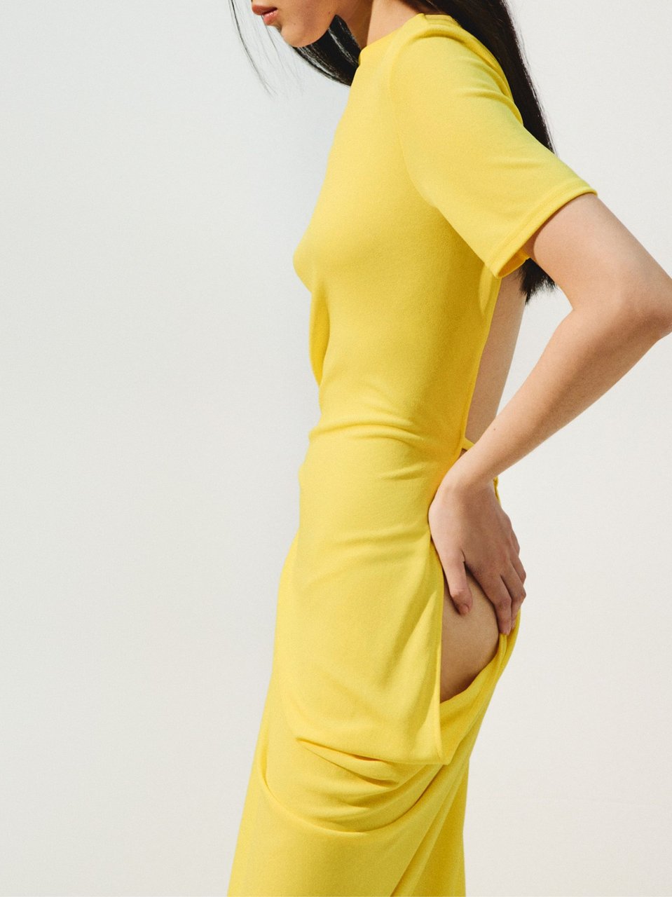 Jacquemus Yellow Draped Cascade Viscose Maxi Dress Goud
