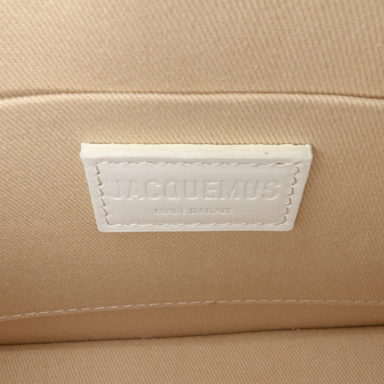 Jacquemus Smooth Calfskin Le Grand Chiquito Wit