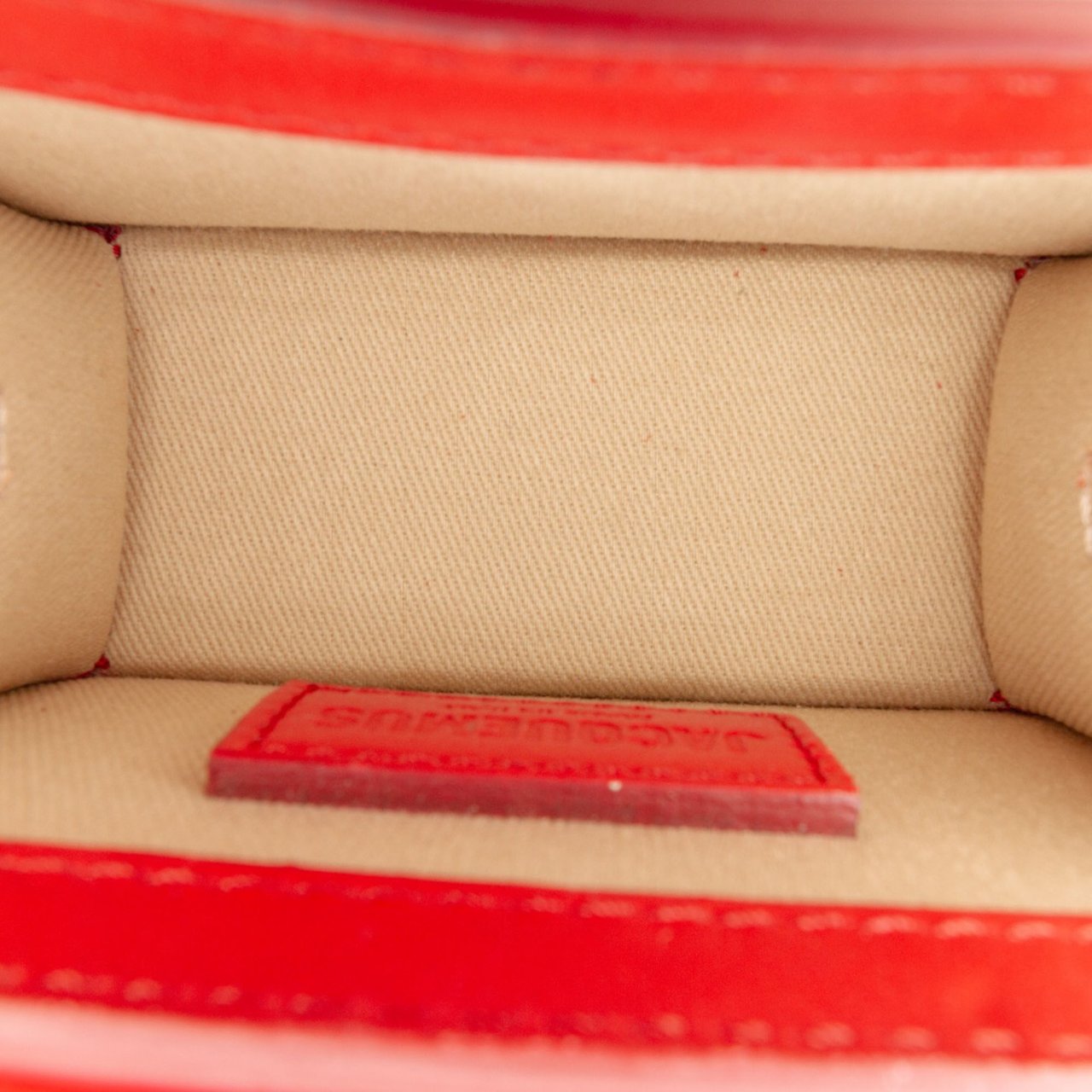 Jacquemus Mini Leather Le Chiquito Rood