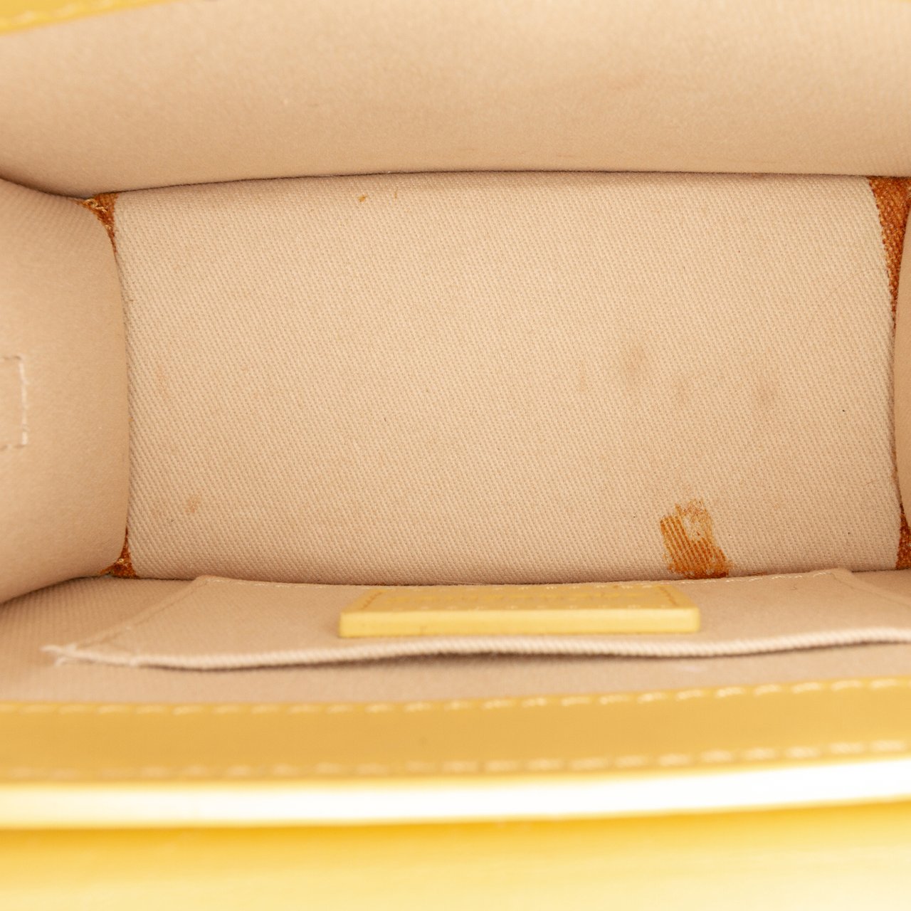 Jacquemus Leather Le Chiquito Moyen Geel