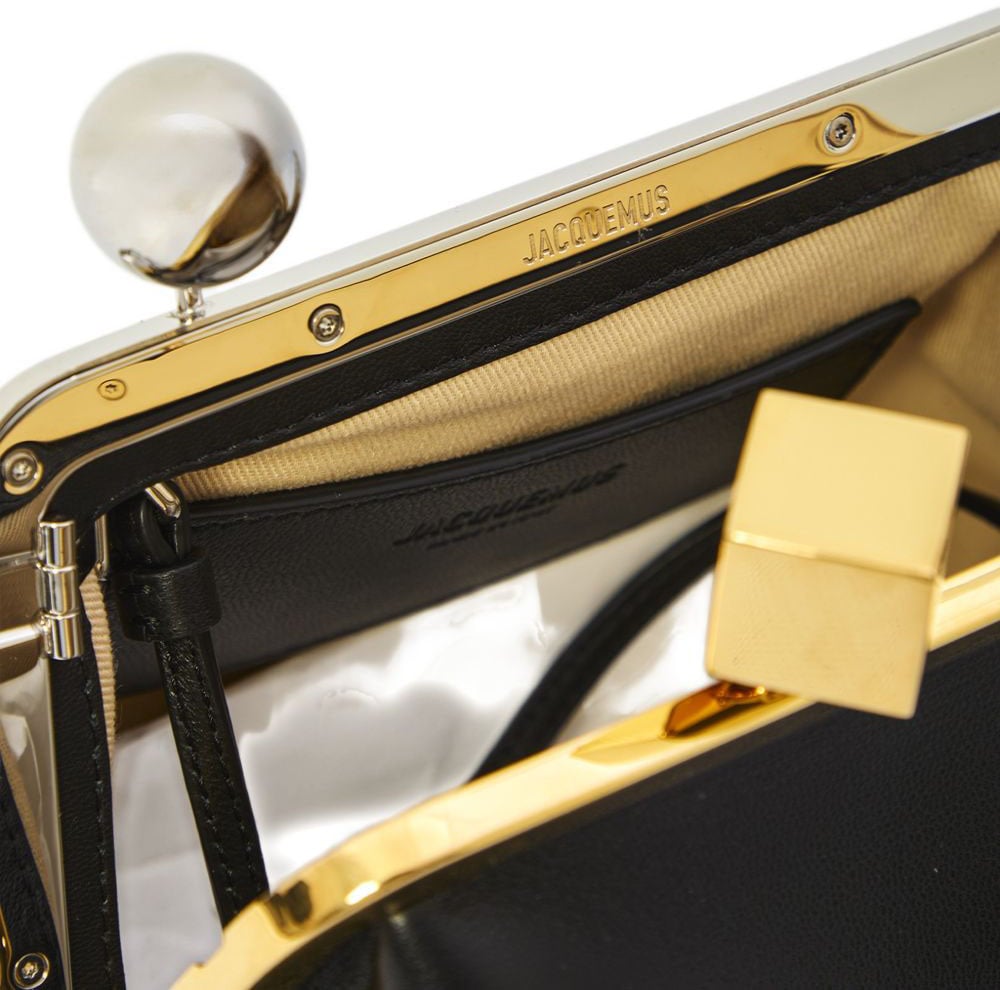 Jacquemus Structured Black Bag With Gold-Tone Frame And Unique Clasp Zwart