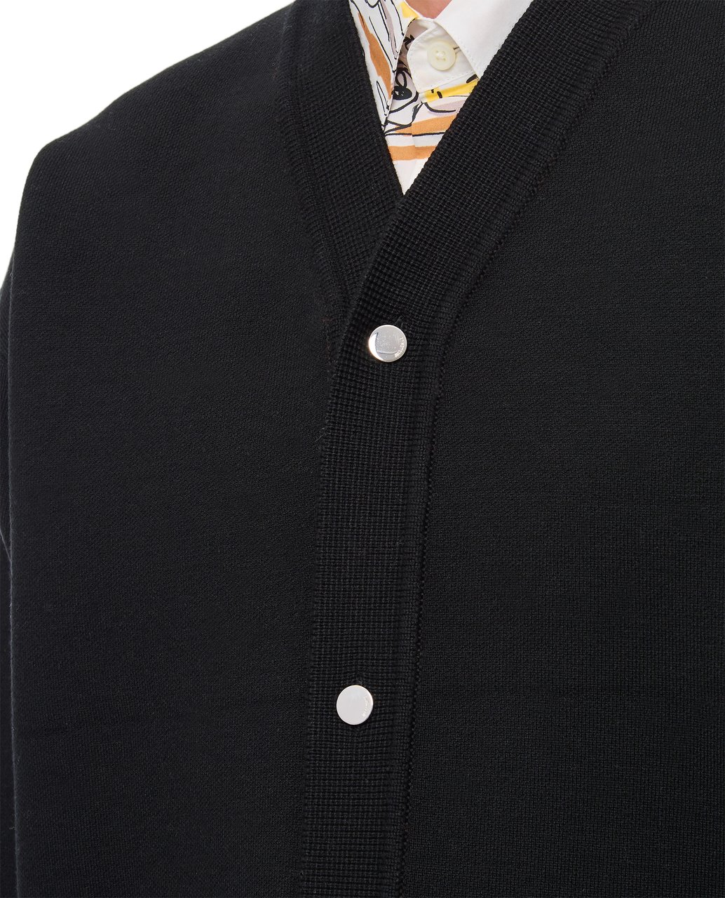 Jacquemus V-Neck Cardigan With Metallic Button Closure And Ribbed Finish Zwart