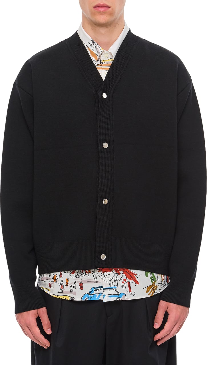 Jacquemus V-Neck Cardigan With Metallic Button Closure And Ribbed Finish Zwart