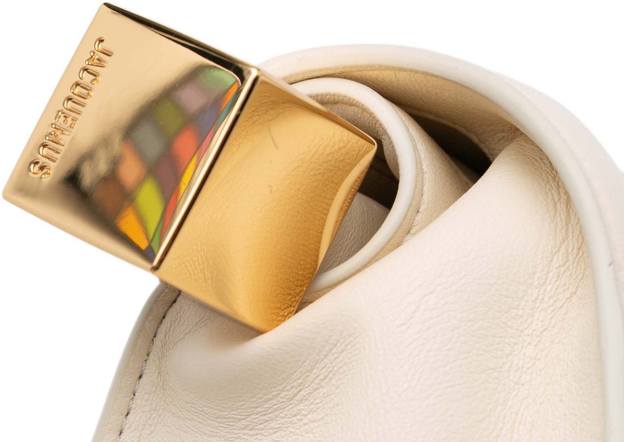 Jacquemus Smooth Calfskin La Pochette Rond Carre Wit