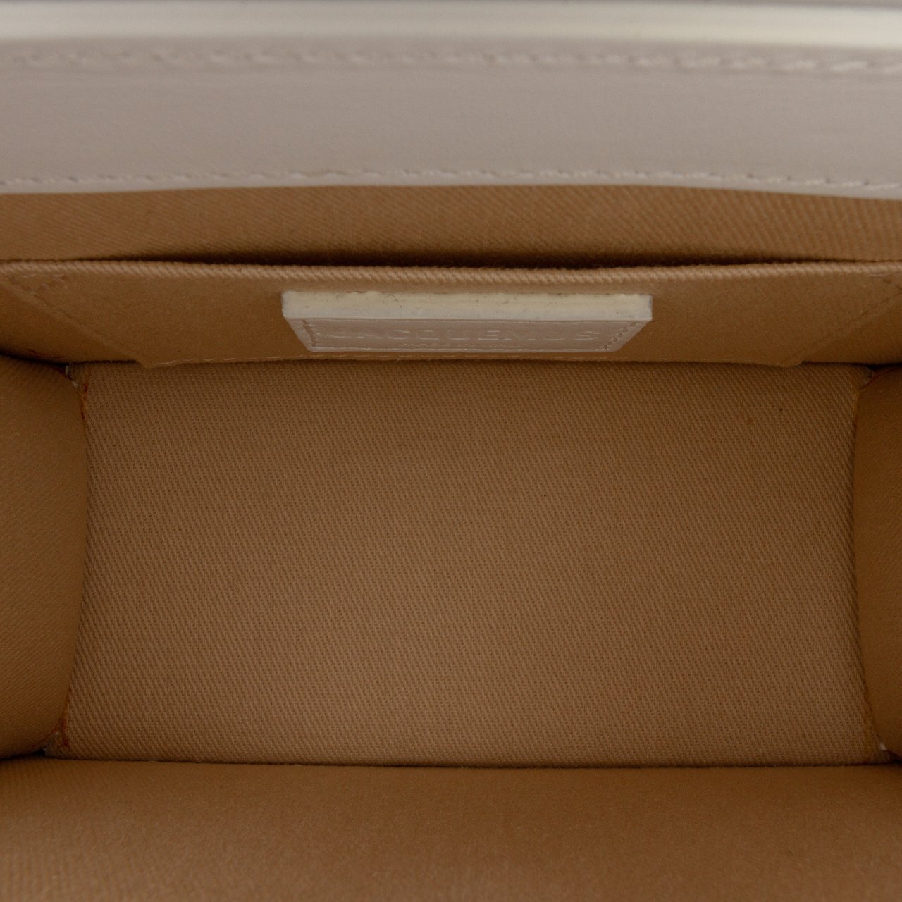 Jacquemus Leather Le Chiquito Moyen Wit