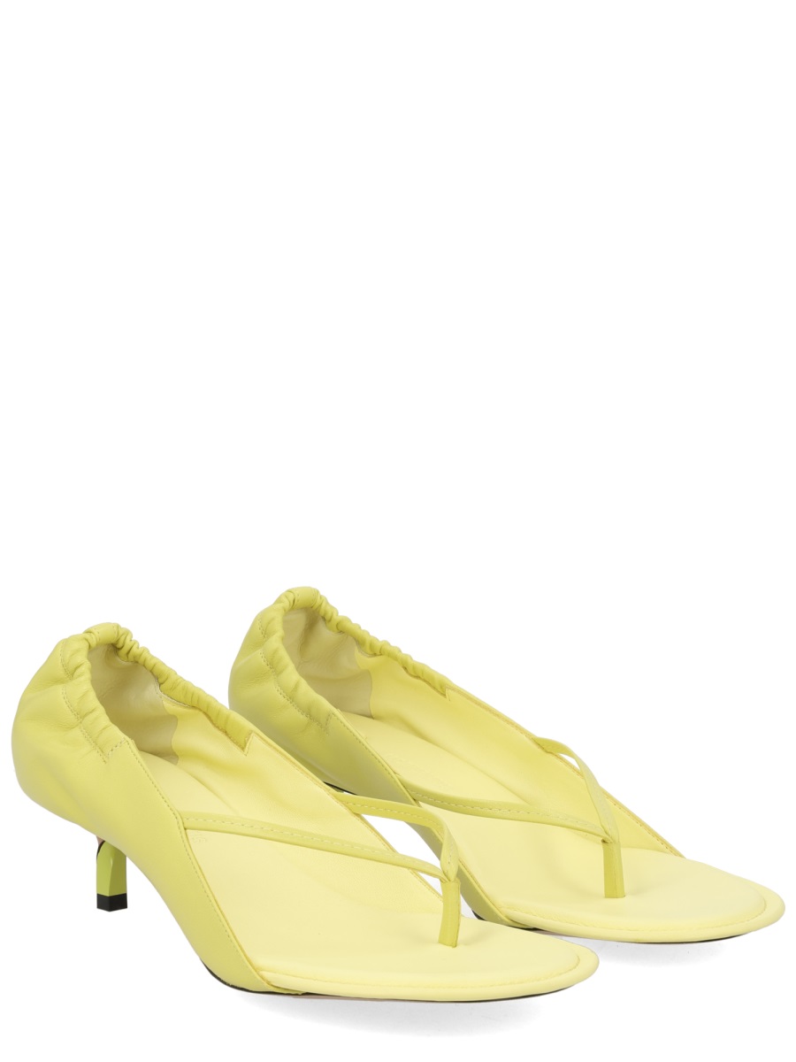 Jacquemus Lamb Leather Thong Ruched Back Sandals Goud