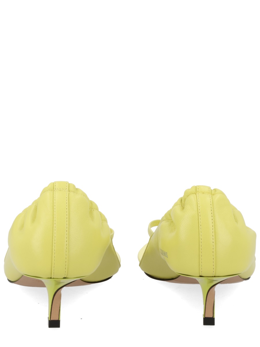 Jacquemus Lamb Leather Thong Ruched Back Sandals Goud