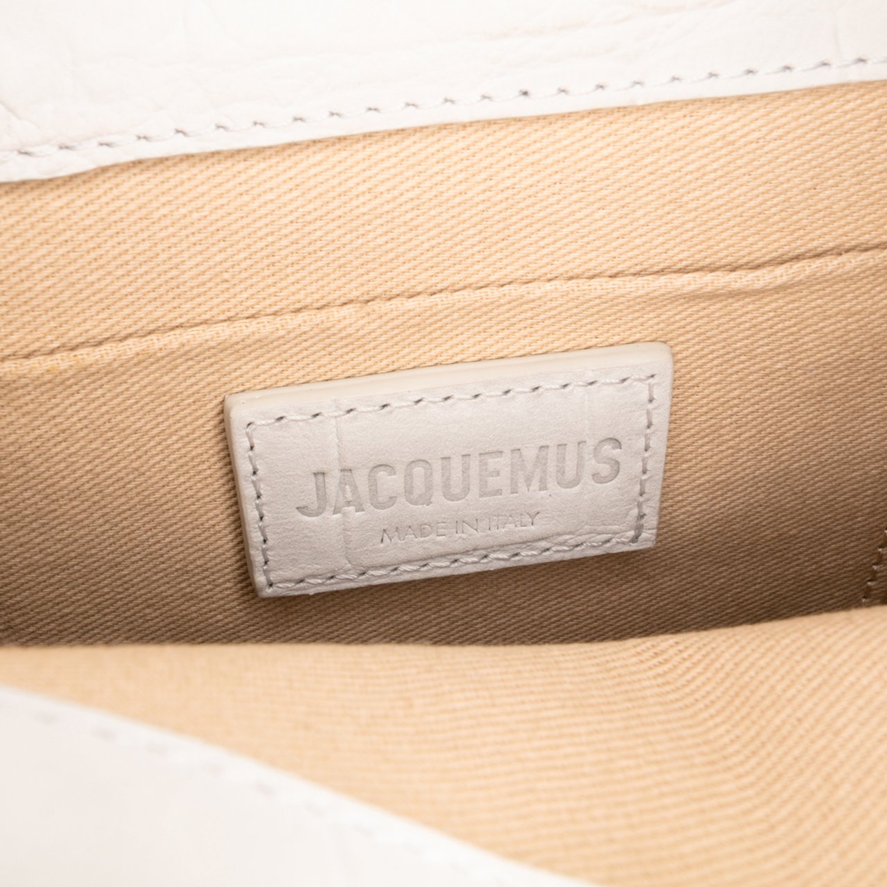 Jacquemus Croc Embossed Calfskin Le Chiquito Moyen Wit