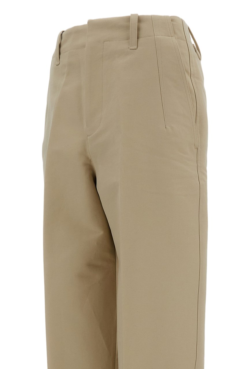 Jacquemus Mid-Rise Cropped Trousers with Signature 'J' Loop Neutraal