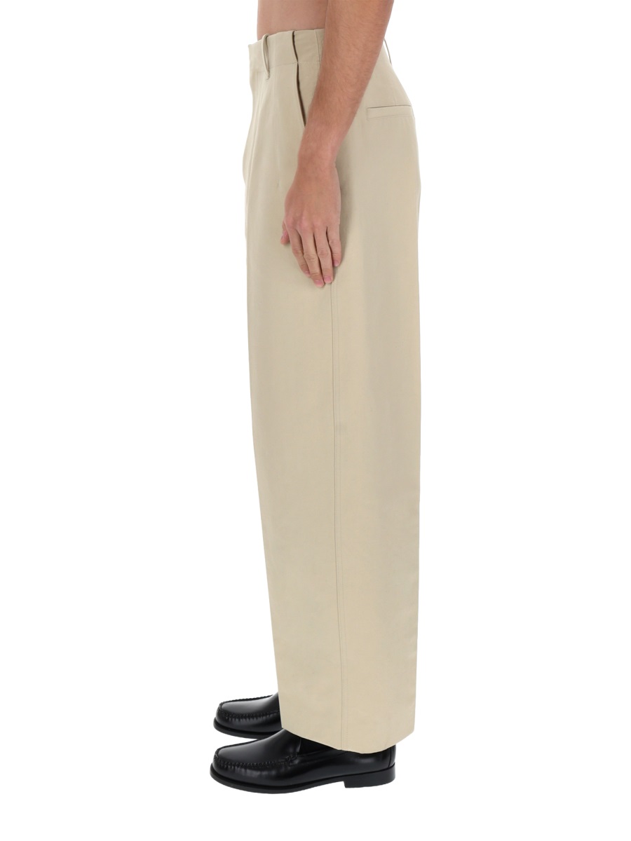 Jacquemus Mid-Rise Cropped Trousers with Signature 'J' Loop Neutraal