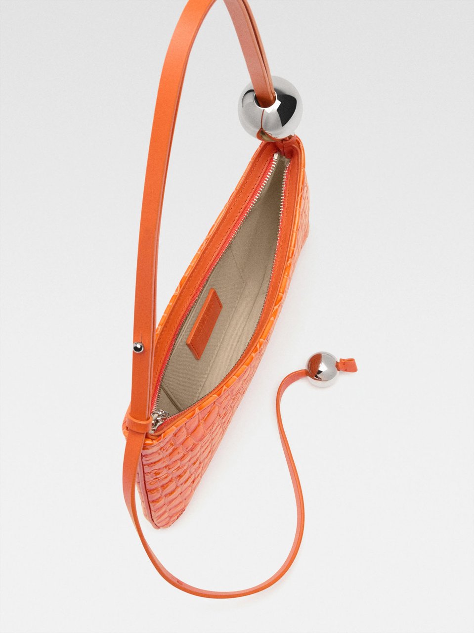 Jacquemus Jacquemus Le Bisou Perle Shoulder Bag Leather small Oranje