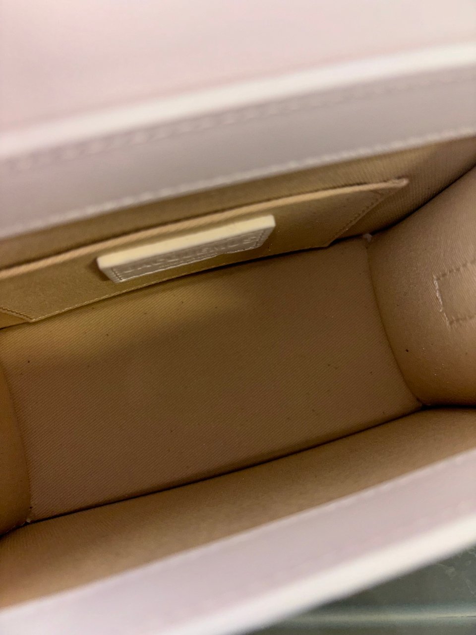 Jacquemus Le Chiquito Moyen Leather Moyen Wit