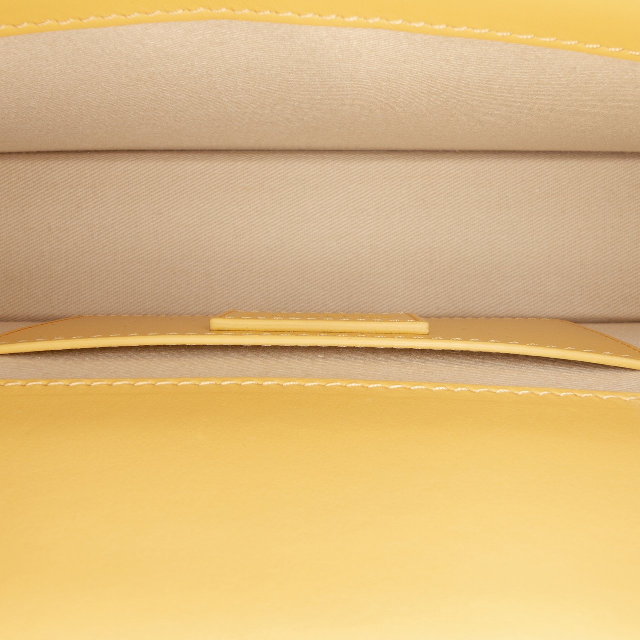 Jacquemus Leather Le Bambino Long Geel