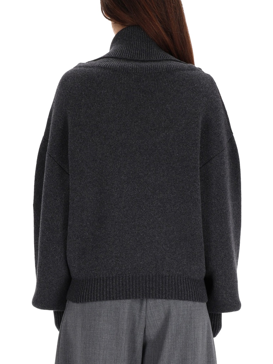 Jacquemus Grey Voluminous Turtleneck Sweater Zwart