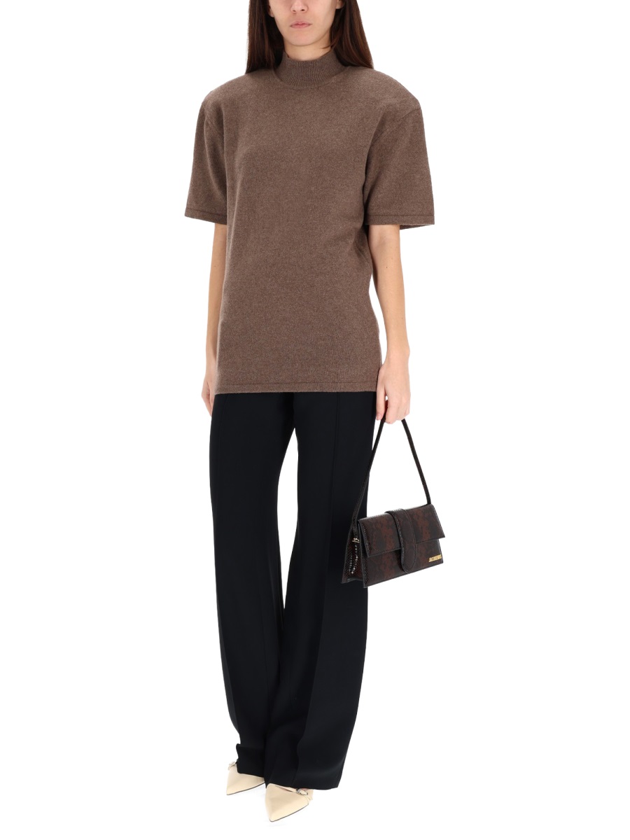 Jacquemus Chestnut Jersey High Neck Sweater Bruin