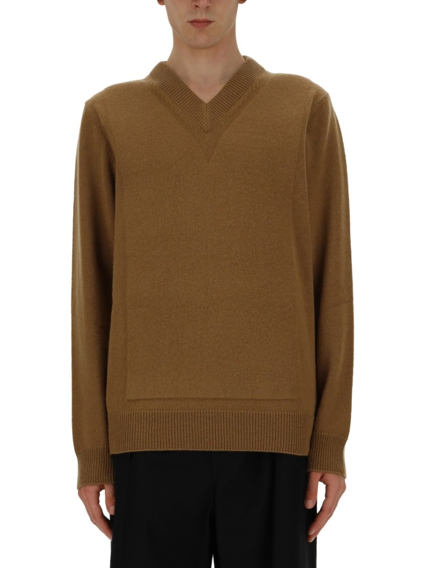 Jil Sander Relaxed Fit V-Neck Sweater With Ribbed Details Bruin