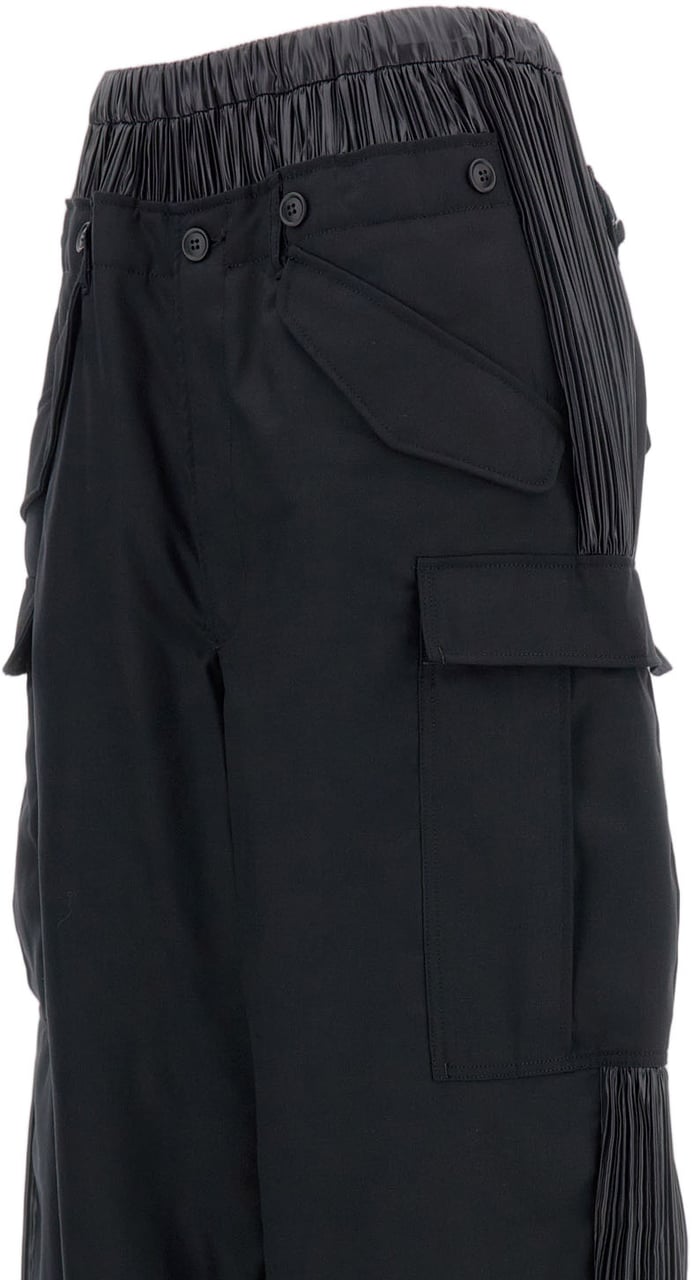 Junya Watanabe Baggy Cargo Trousers With Pleated Inserts And Flap Pockets Zwart