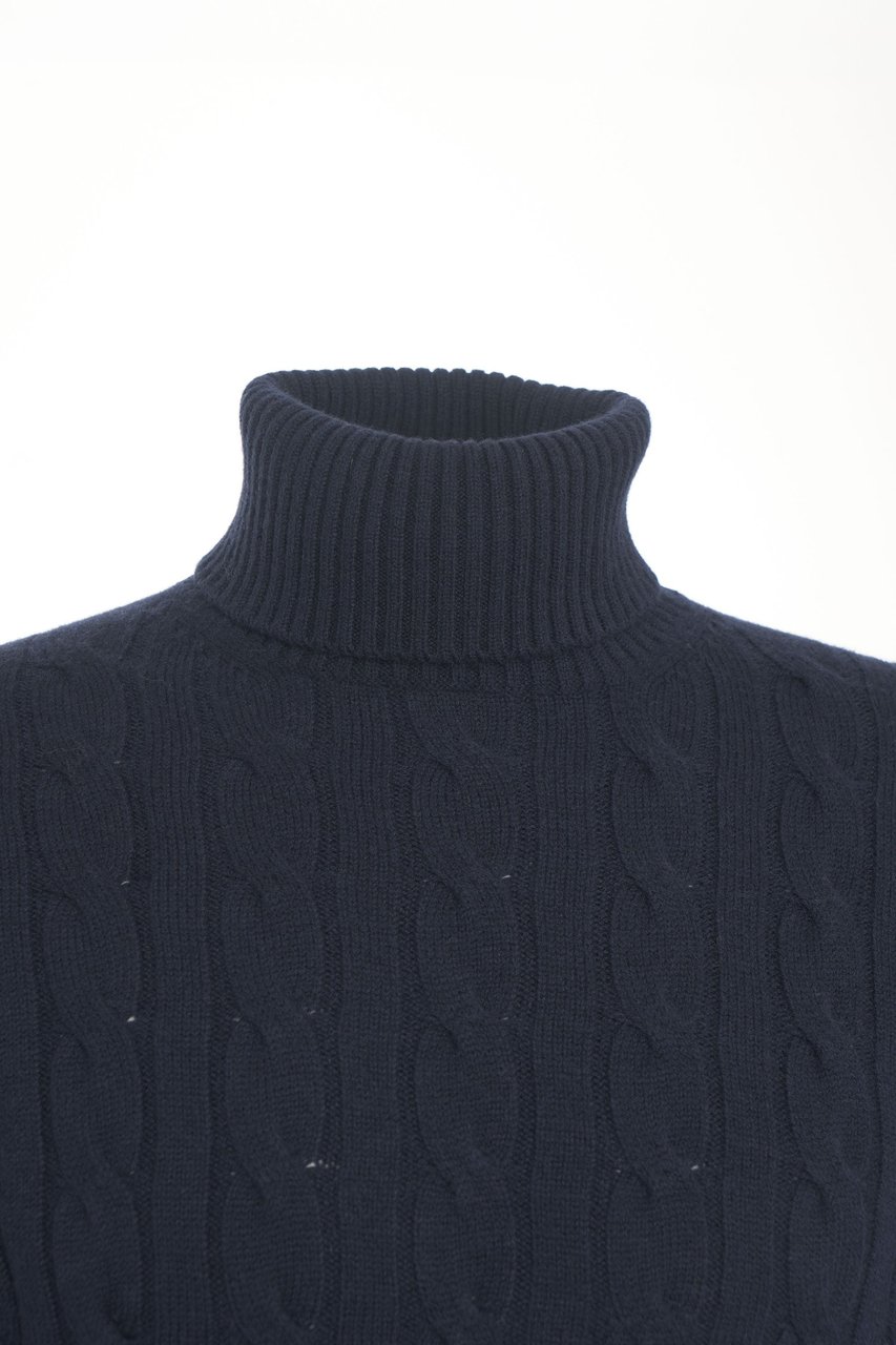 Kangra Turtleneck sweater with cable knit pattern Blauw