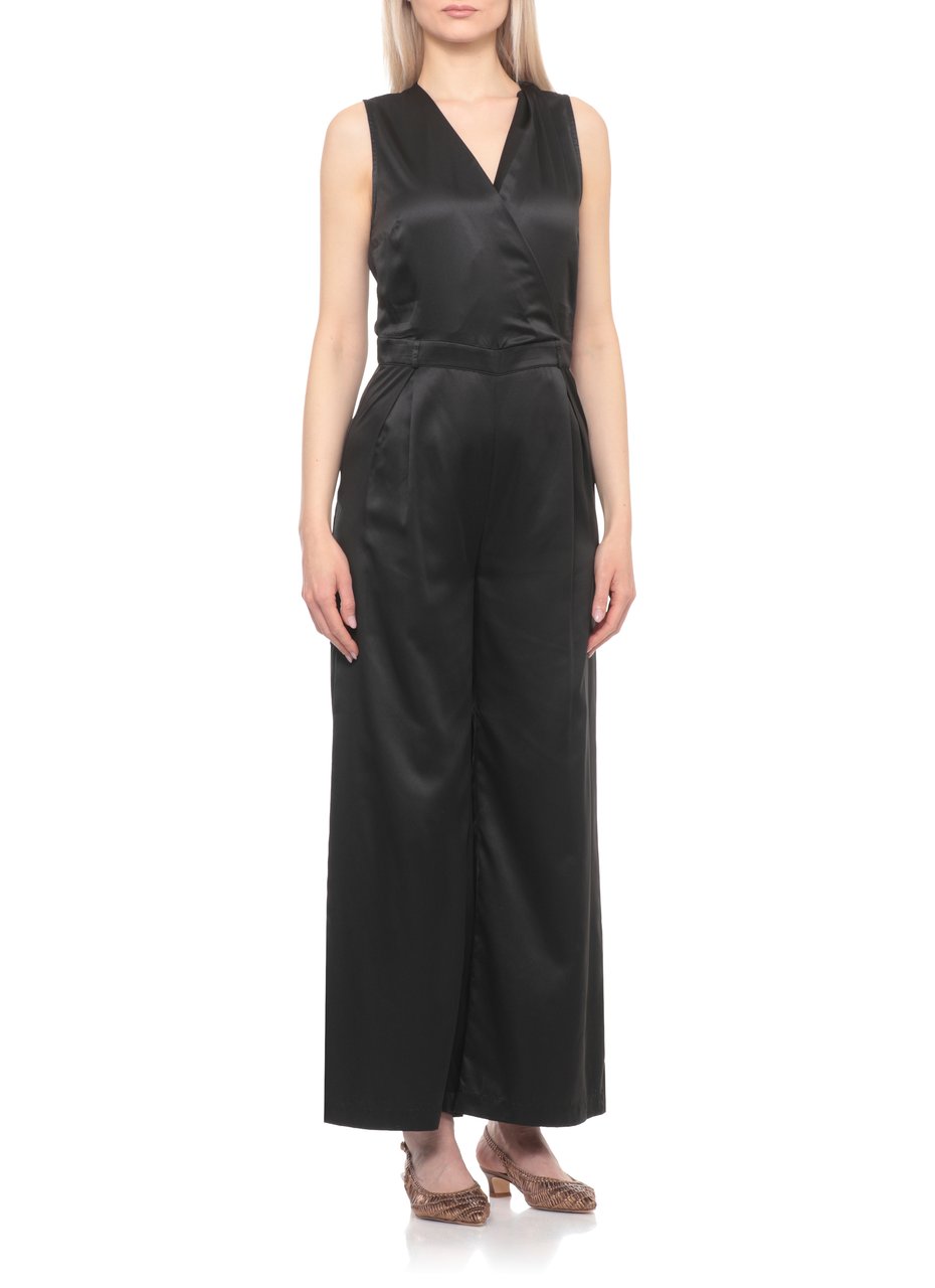 Kangra Tailored Black Jumpsuit With V-Neckline And Side Zip Fastening Zwart