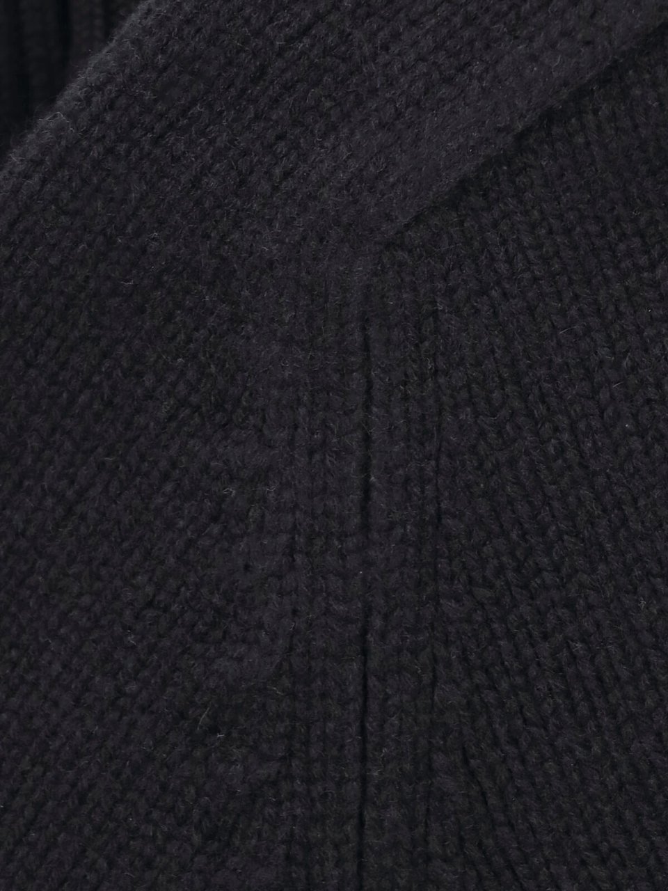 Khaite "Mae" Sweater – Black Neutraal
