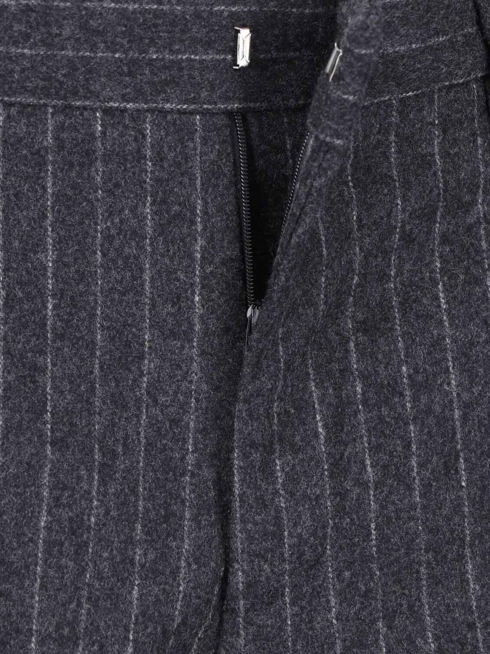 Lardini Double-Breasted Virgin Wool Suit With Pinstripe Design Grijs