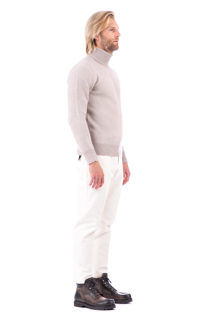 Lardini Diagonal Wool Turtleneck Sweater Roze