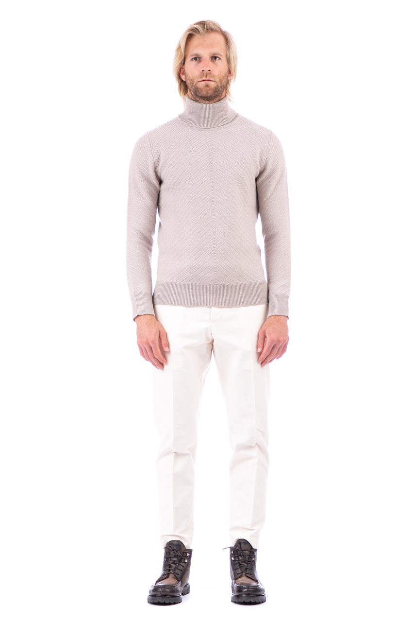 Lardini Diagonal Wool Turtleneck Sweater Roze