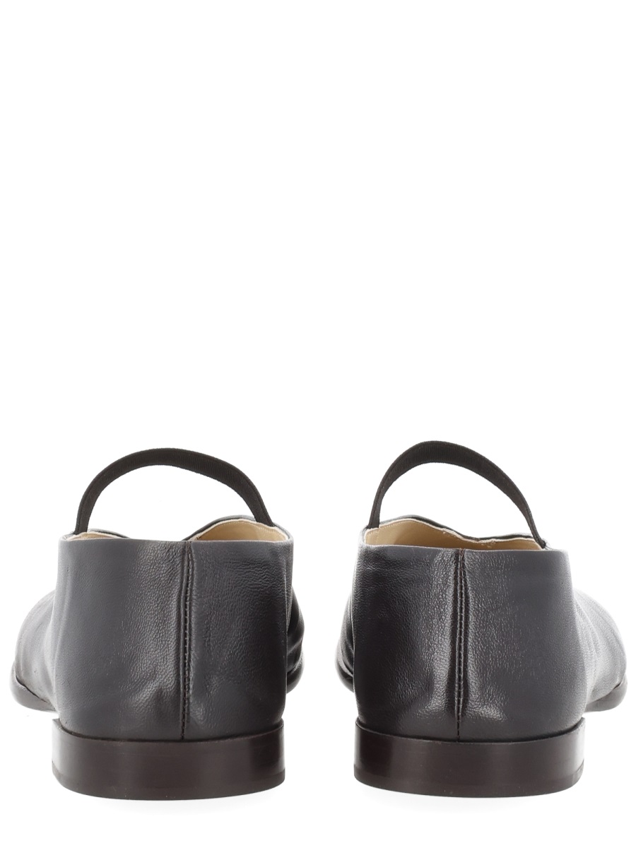 Lemaire Glove Minimalist Single Strap Flats Grijs