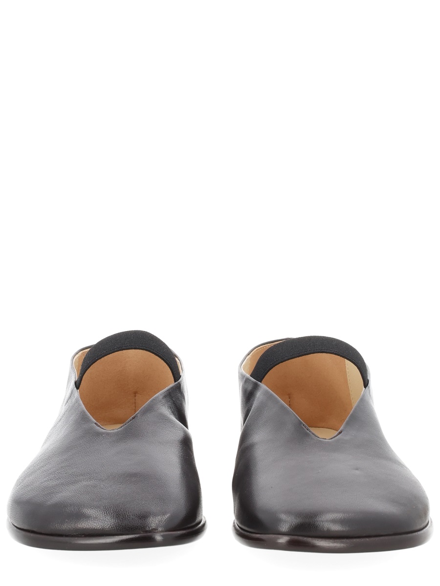 Lemaire Glove Minimalist Single Strap Flats Grijs