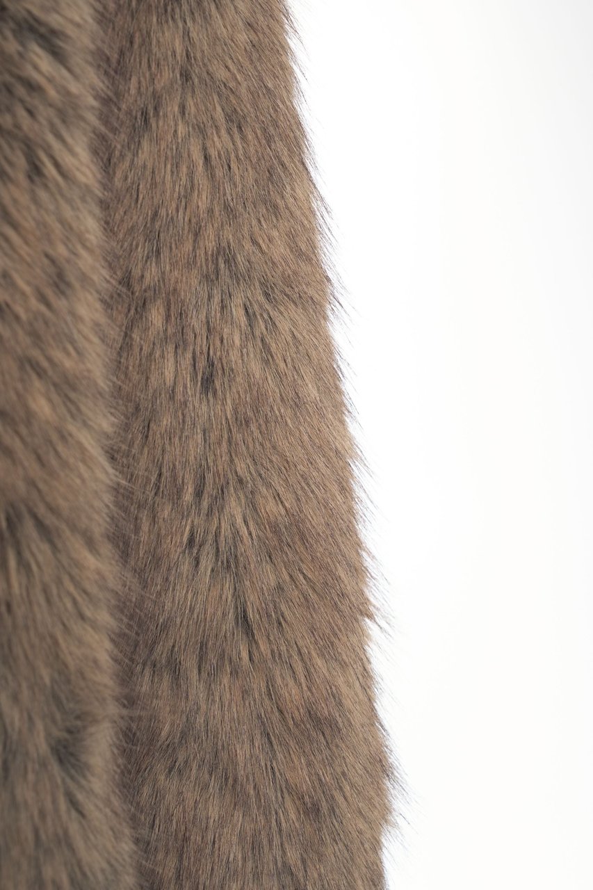 Liu Jo Coat made of faux fur Bruin