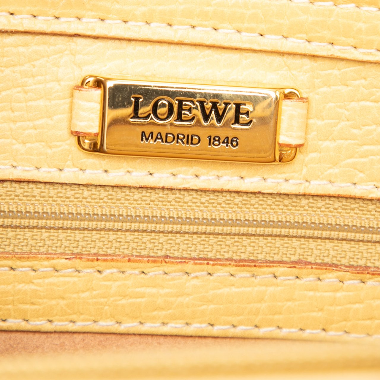 Loewe Leather Tote Geel