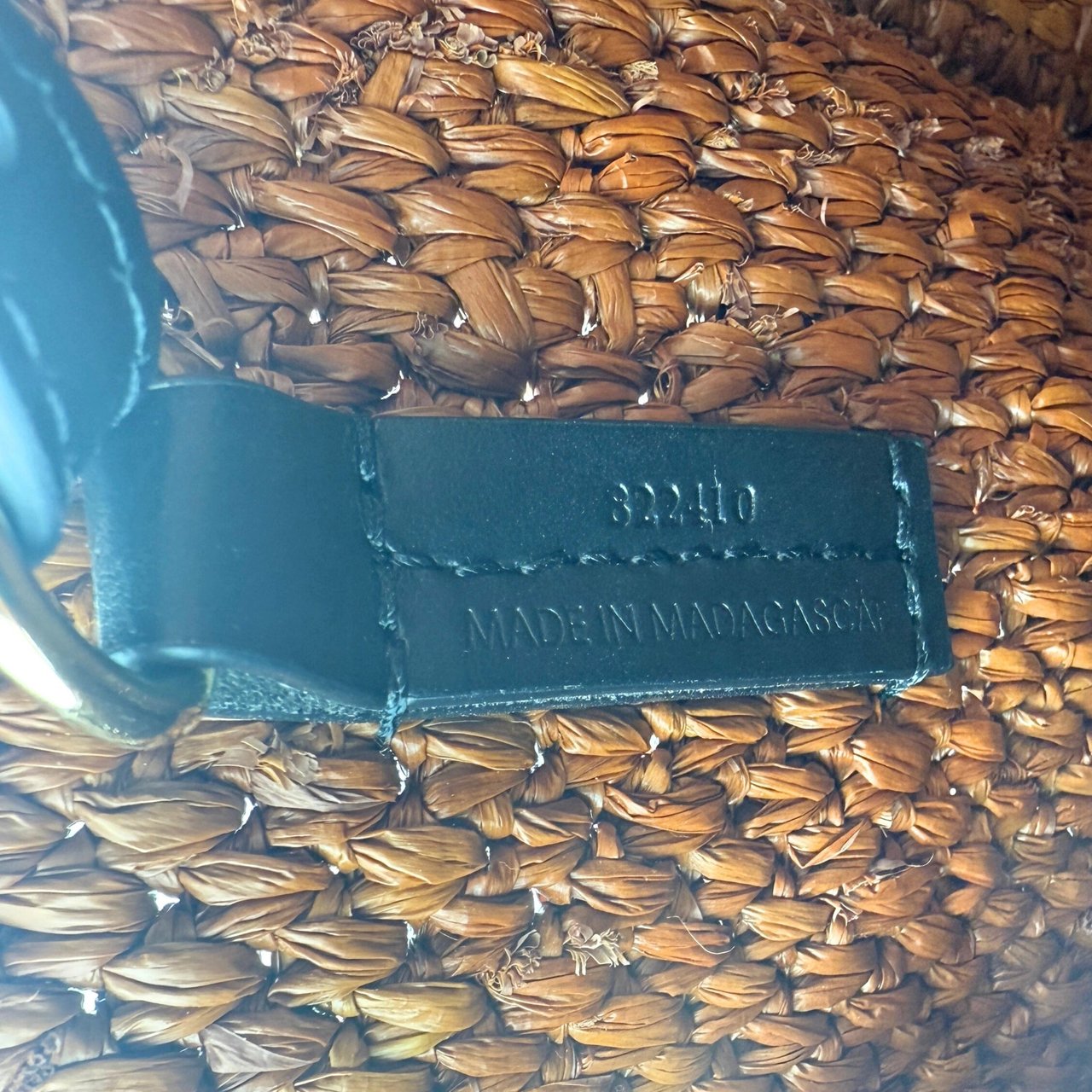 Loewe Loewe kleine Font Tote Bag aus Bast Braun / neuwertig Bruin