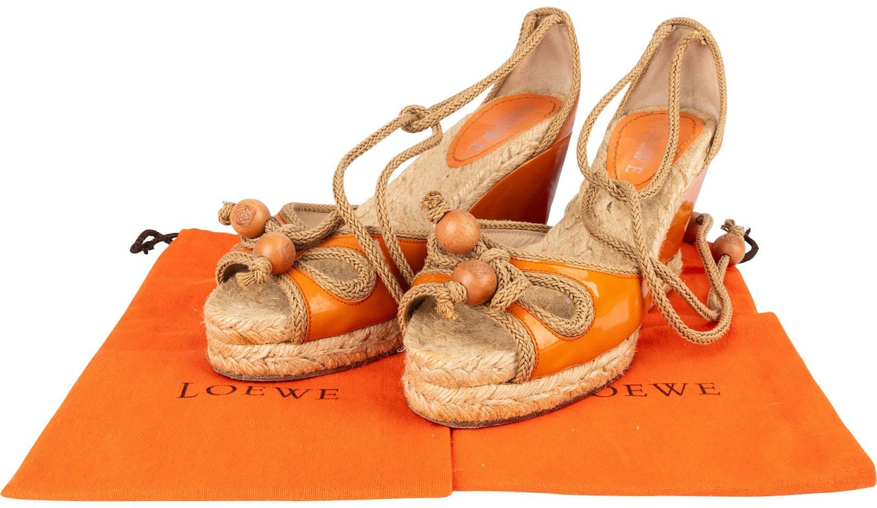 Loewe Orange Patent Leather Anagram Beaded Espadrille Wedge Sandals (37) Oranje