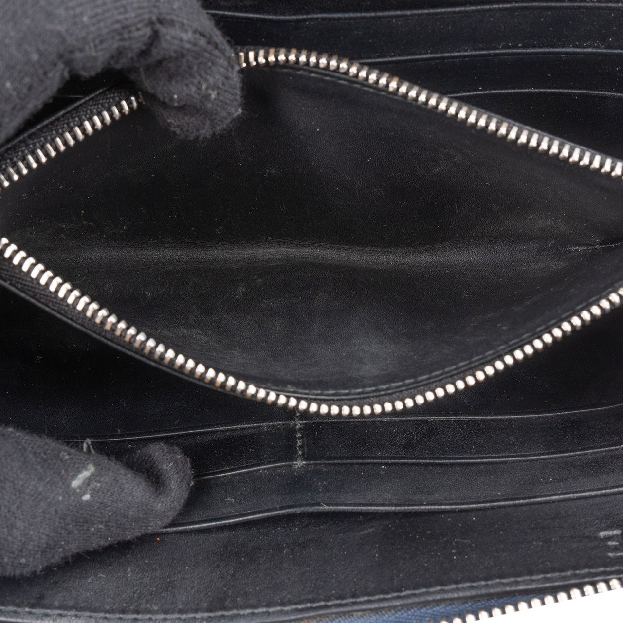 Loewe Loewe Leather Monogram Anagram Zip Around Wallet Zwart