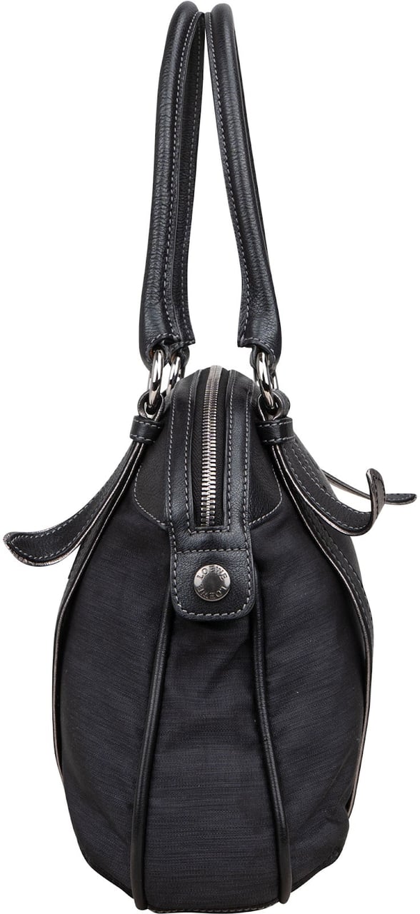Loewe Black Leather Anagram Shoulder Bag Zwart