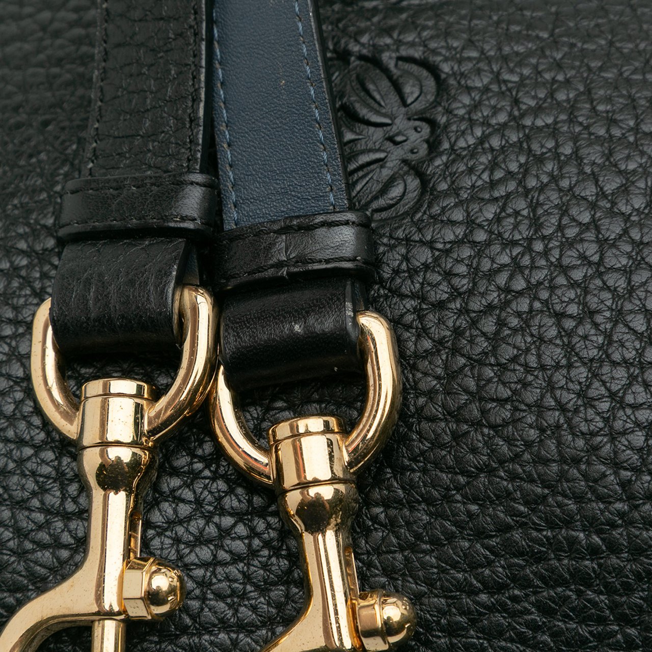 Loewe Pebbled Calfskin Anagram Ines Flap Crossbody Zwart