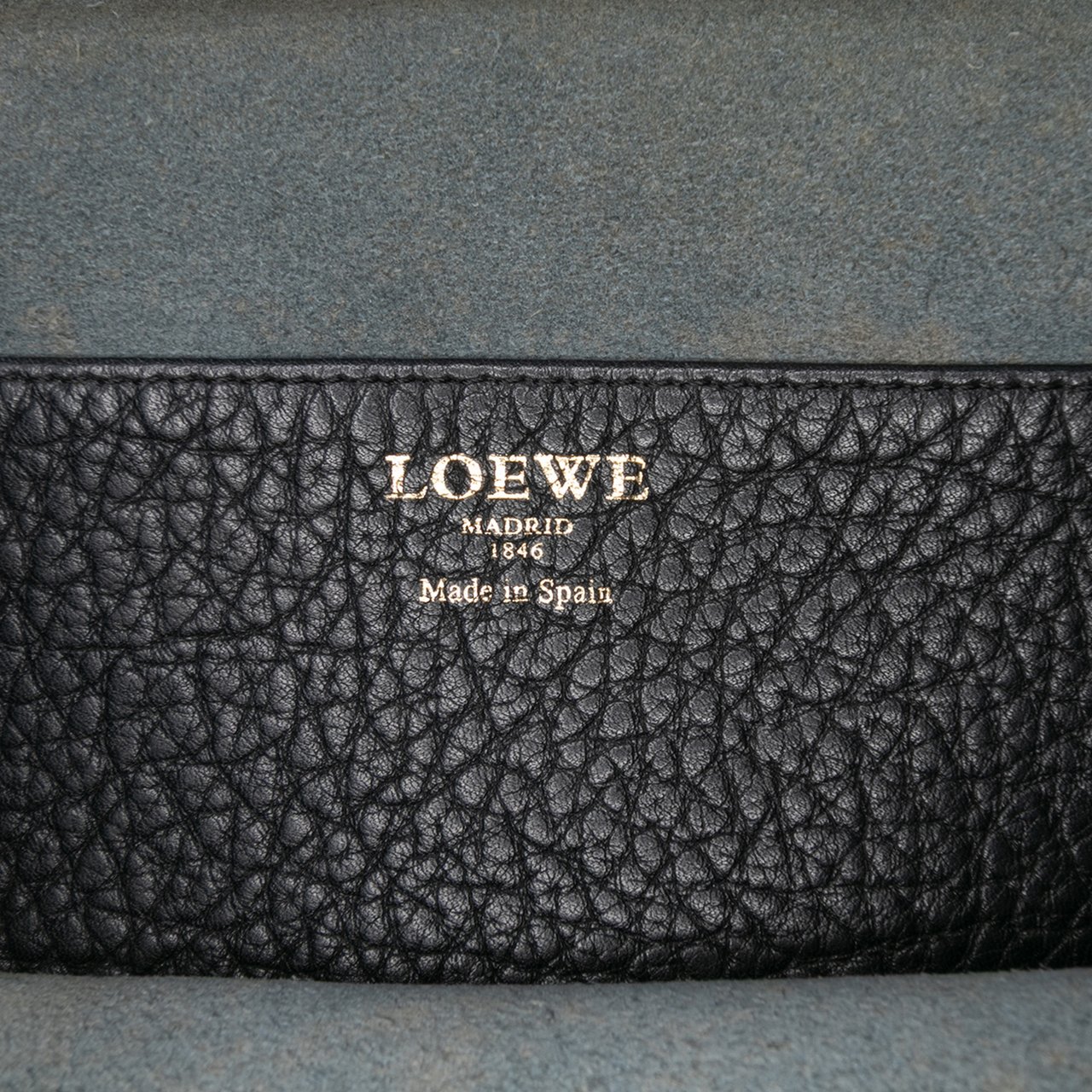 Loewe Pebbled Calfskin Anagram Ines Flap Crossbody Zwart