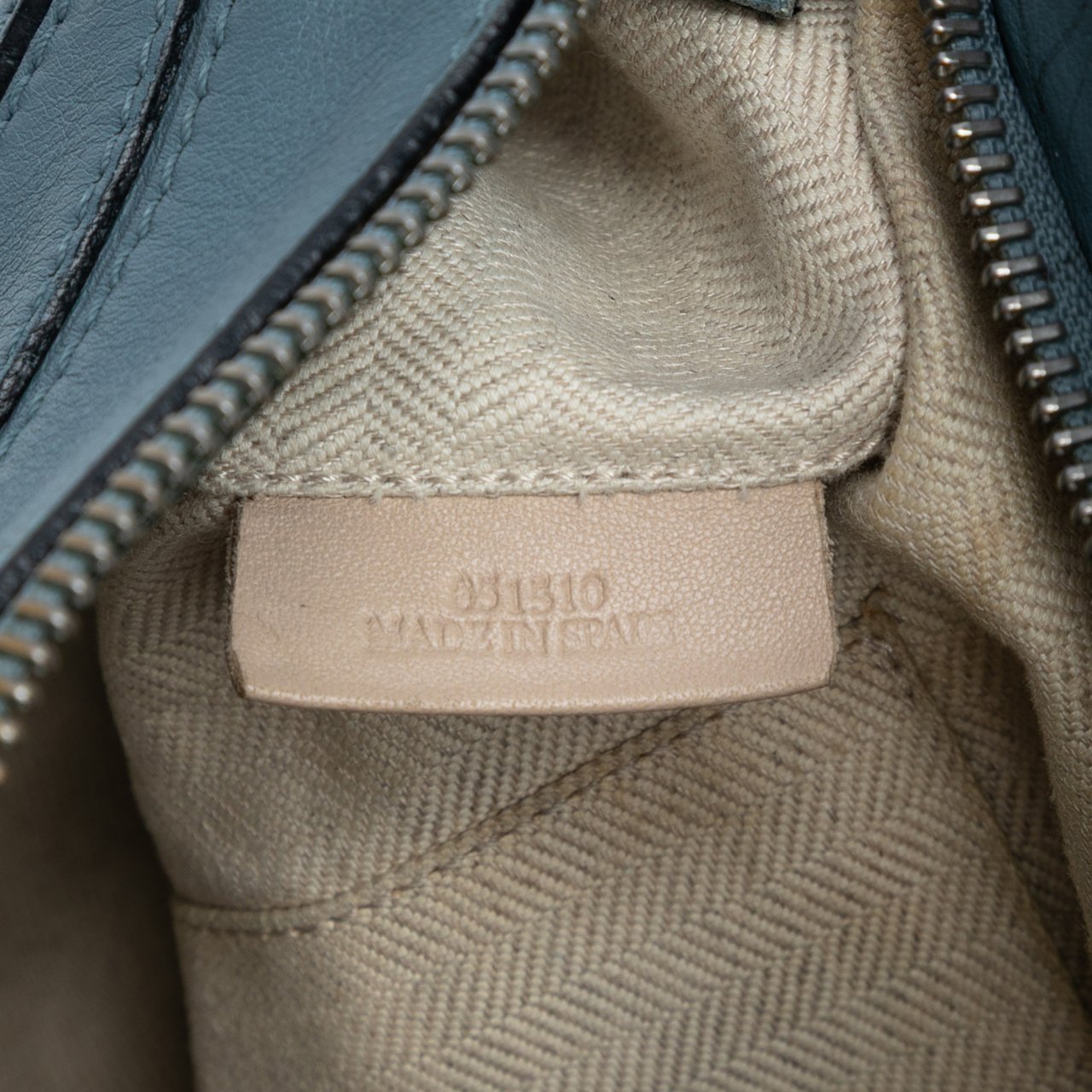 Loewe Small Calfskin Puzzle Satchel Blauw