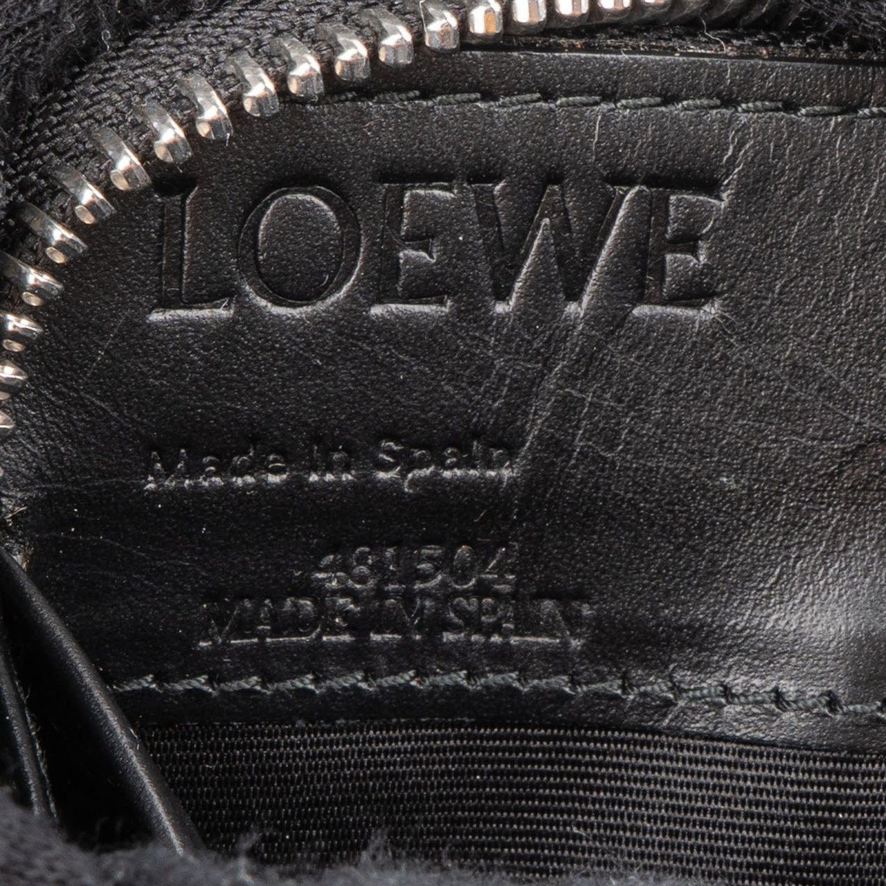 Loewe Leather Anagram Zip Around Wallet Zwart