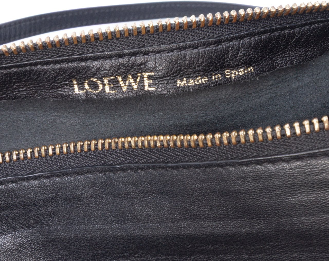 Loewe Pleated Nappa Bracelet Pouch Zwart
