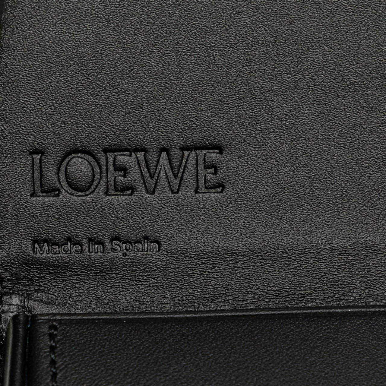 Loewe Mini Soft Calfskin Heel Pouch Zwart