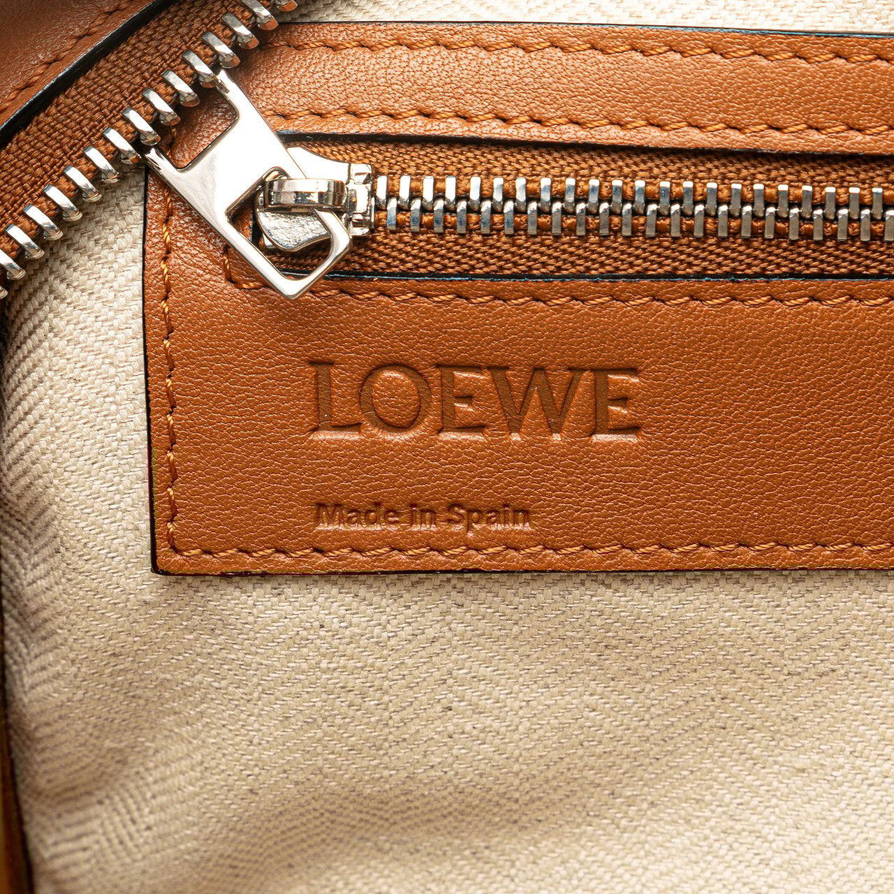 Loewe Leather Puzzle Clutch Bruin
